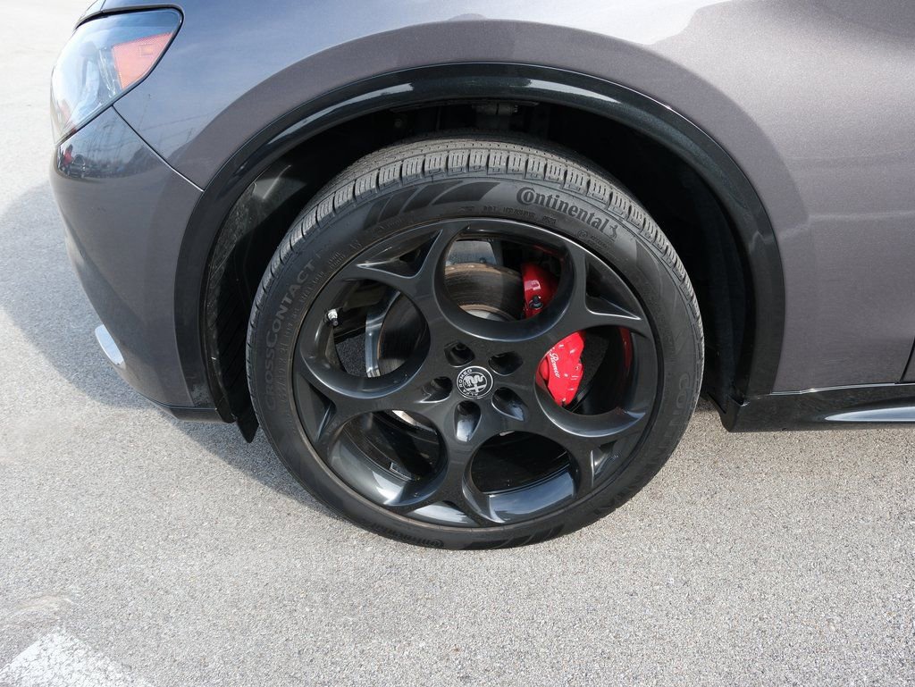 Used 2024 Alfa Romeo Stelvio Veloce image 13