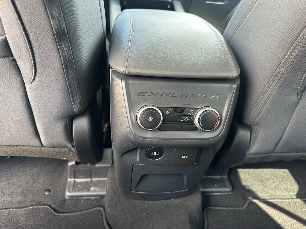 Used 2025 Ford Explorer Active image 22