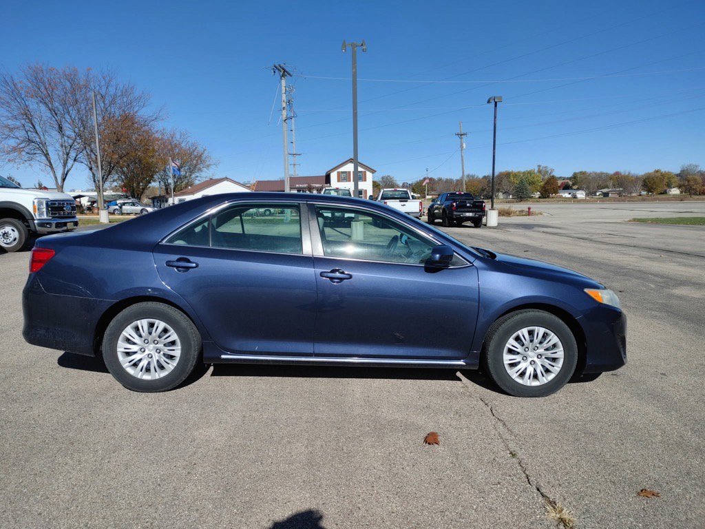 Used 2014 Toyota Camry XLE image 4