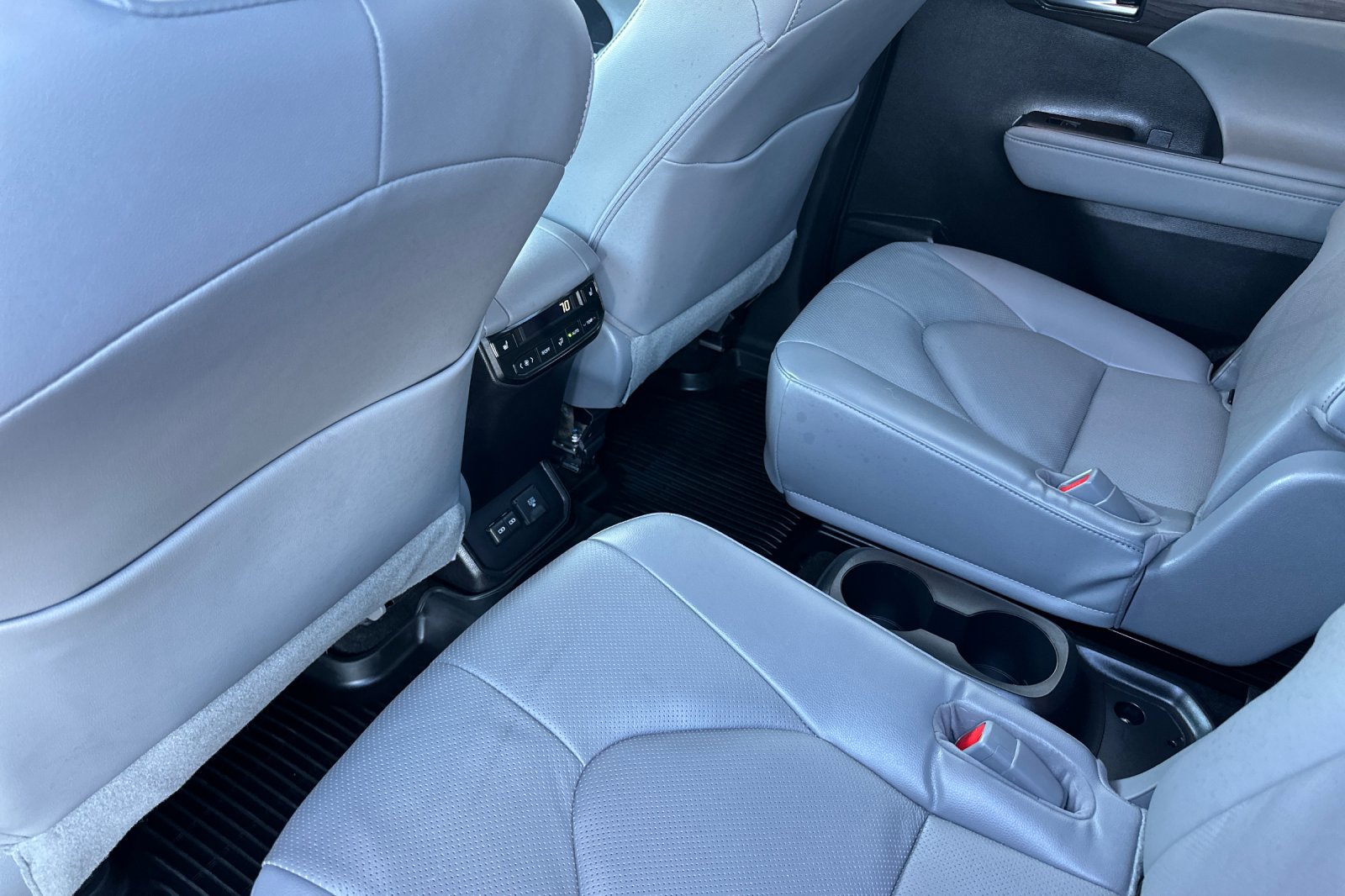 Used 2023 Toyota Highlander Platinum image 12