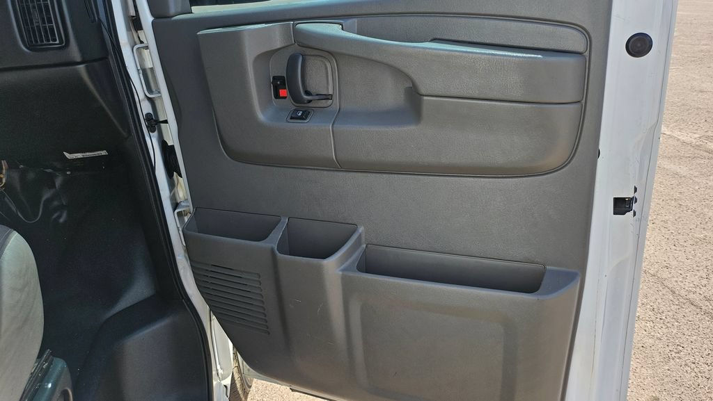 Used 2014 Chevrolet Express 1500 RWD image 16