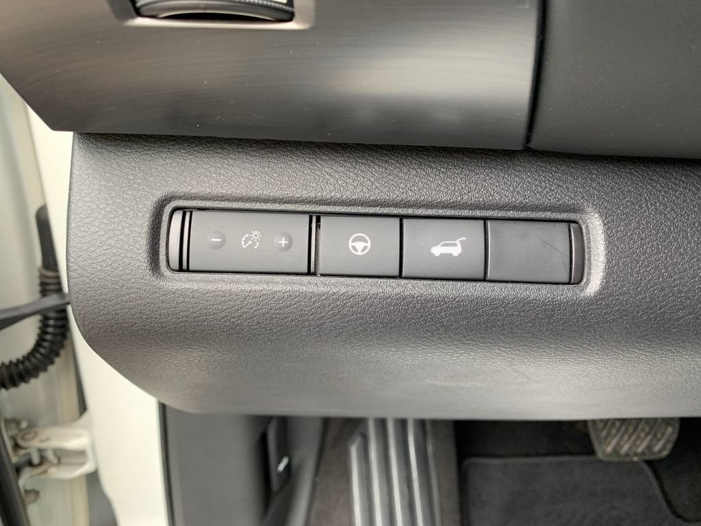 Used 2023 Nissan Pathfinder SL AWD/4WD image 33