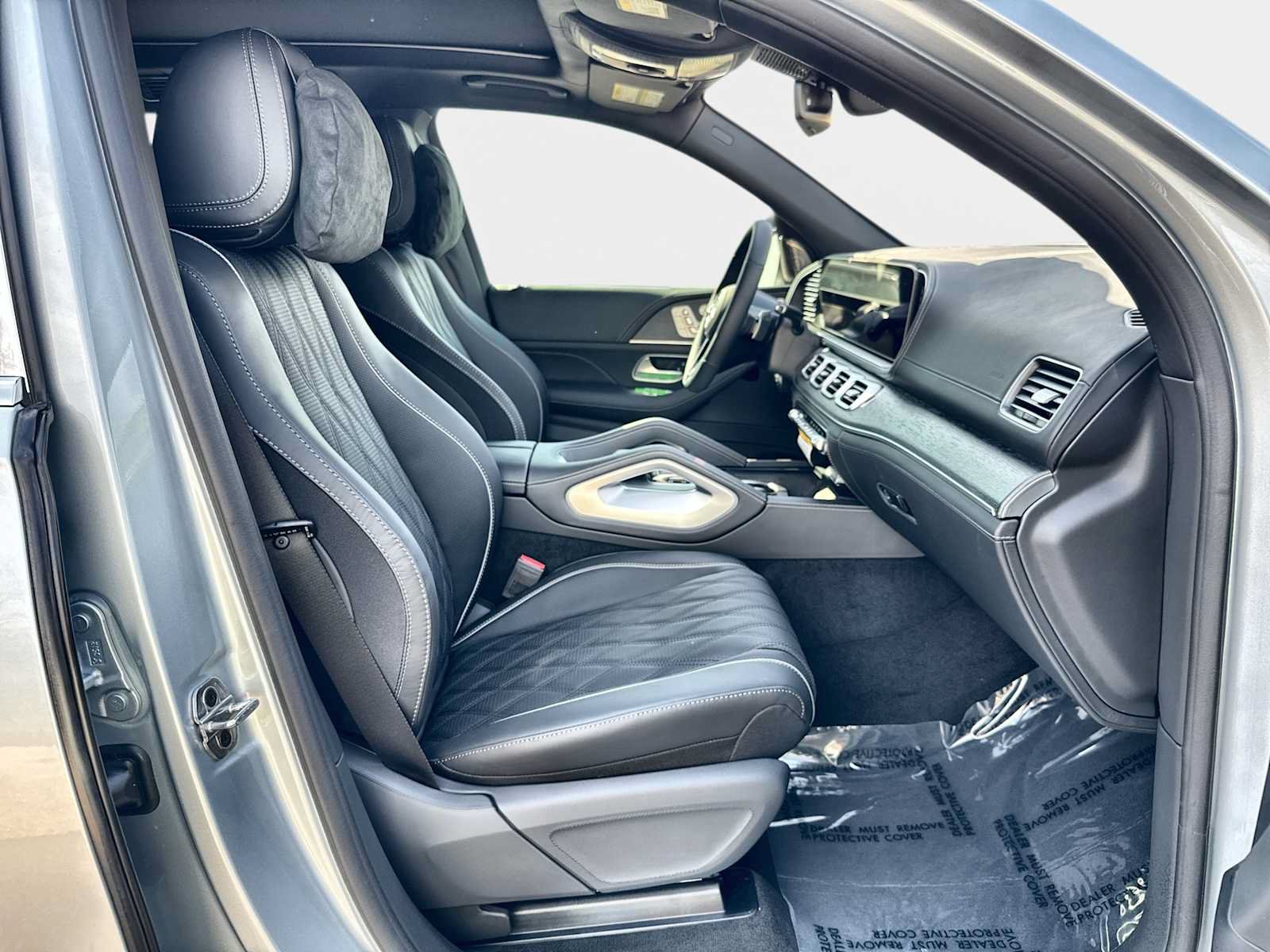 New 2026 Mercedes-Benz Maybach GLS 600 4MATIC image 9