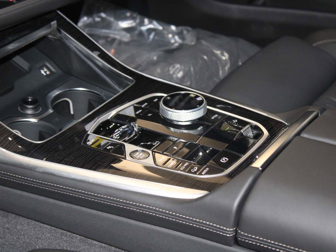 New 2026 BMW X7 M60i image 12