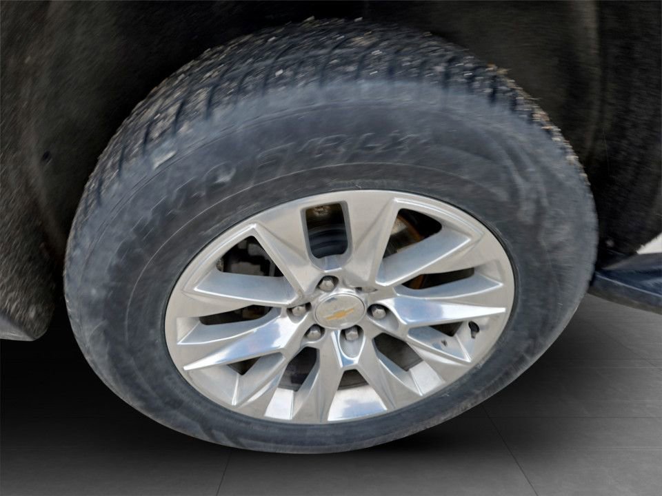 Used 2023 Chevrolet Suburban Premier image 35