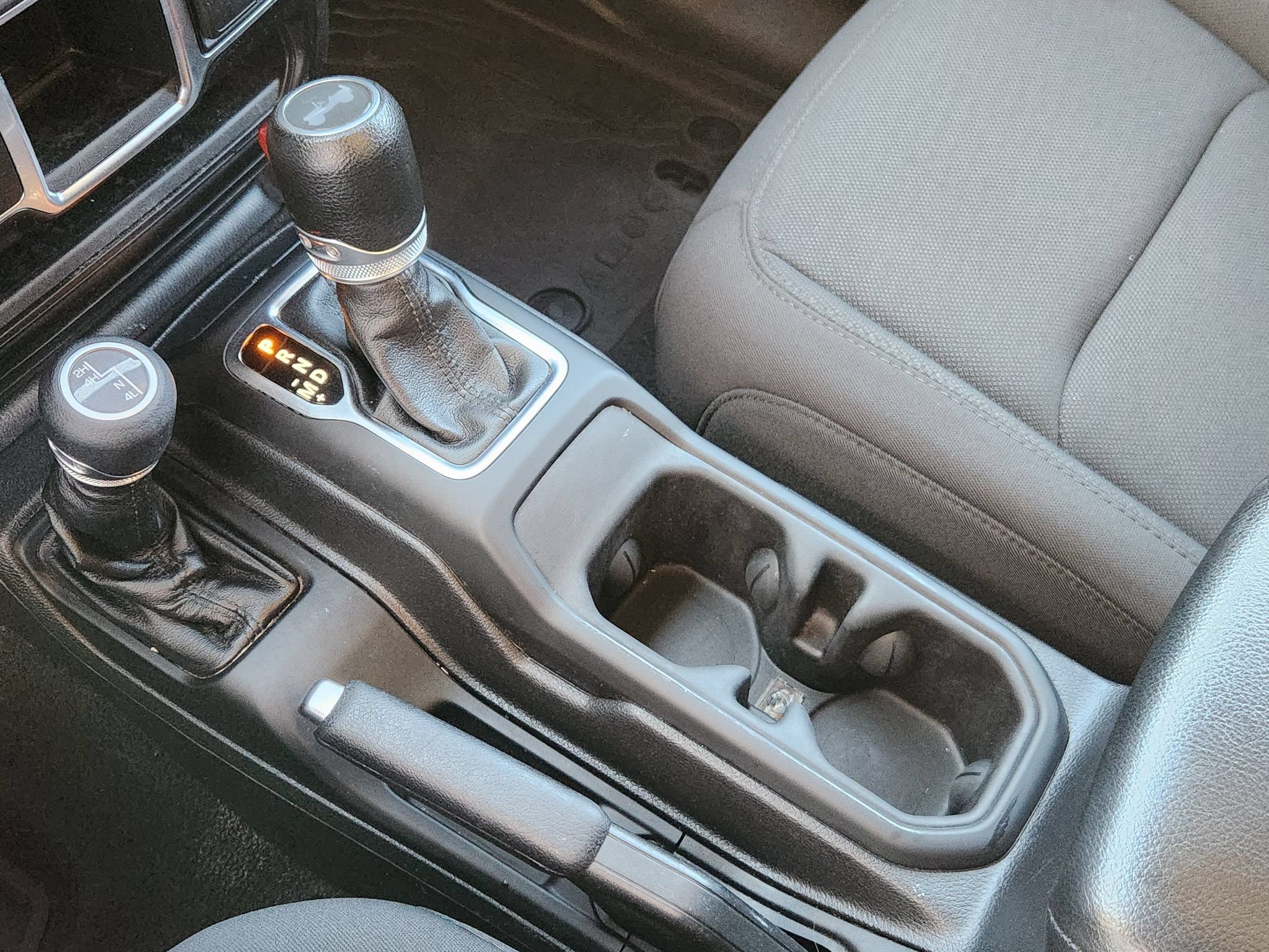 Used 2023 Jeep Wrangler Unlimited Sport AWD/4WD image 19