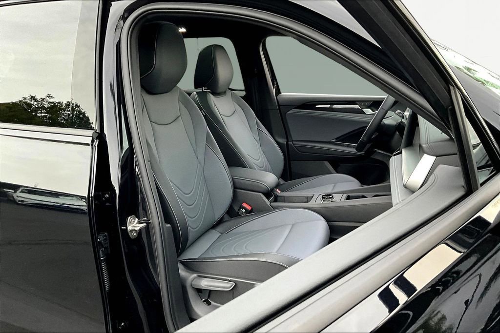 New 2026 Volkswagen Tiguan SE R-Line image 28