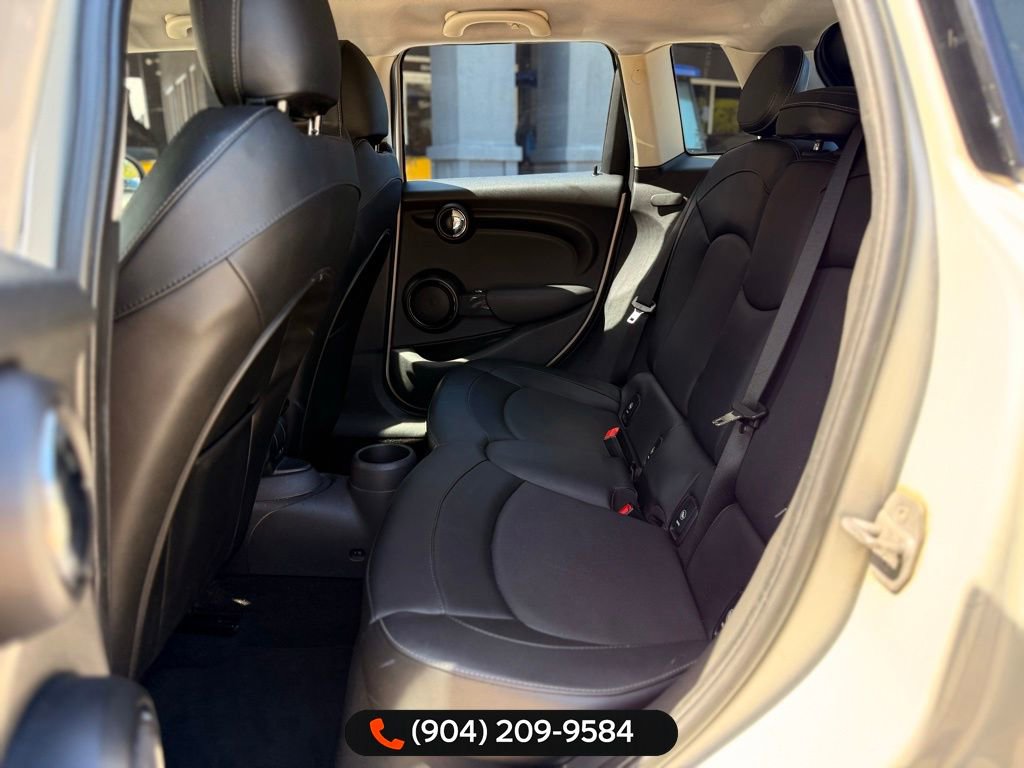 Used 2015 MINI Cooper 4-Door Hardtop image 24