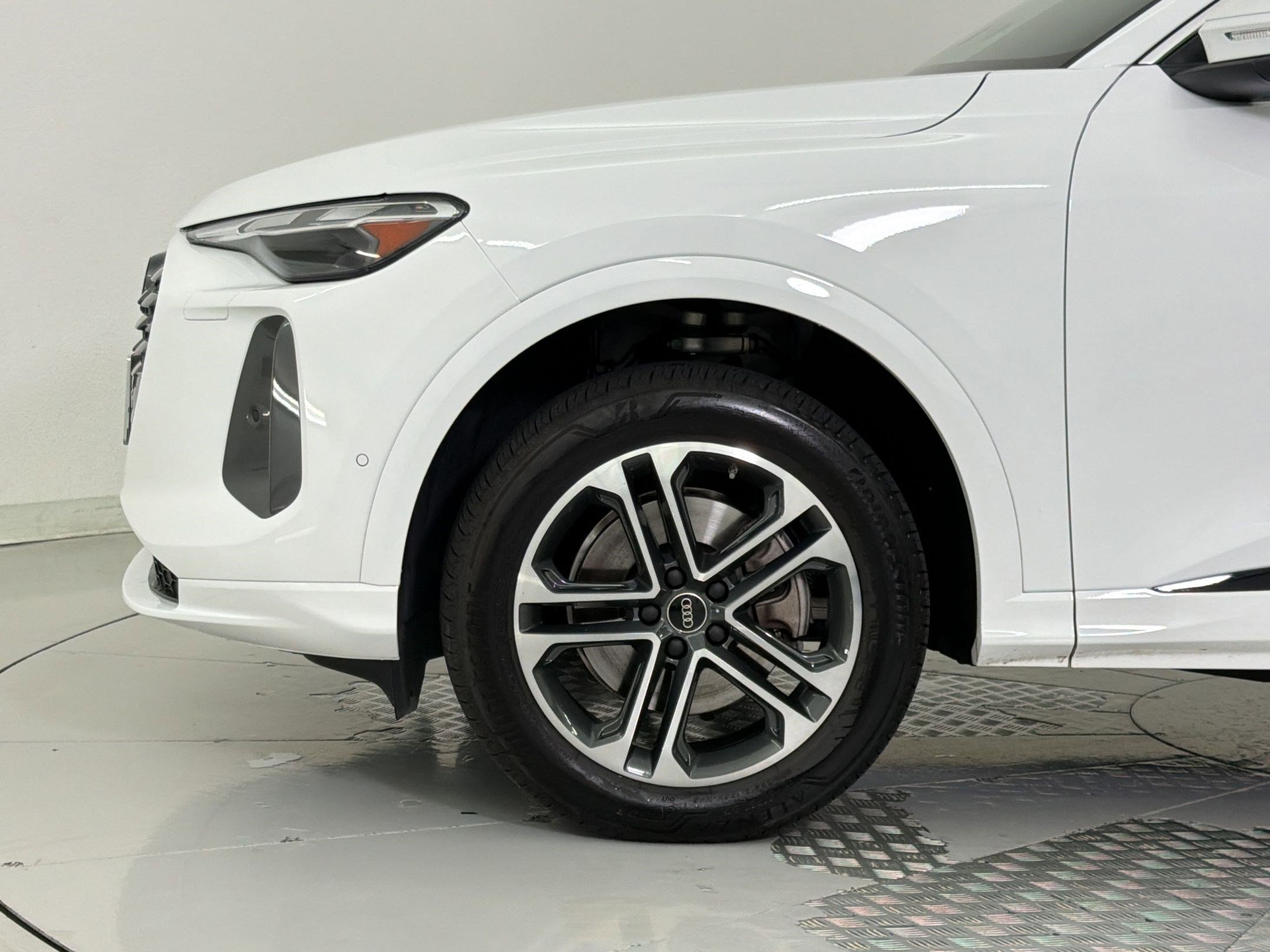 Certified 2025 Audi Q5 Premium w/ Convenience Package AWD/4WD image 12
