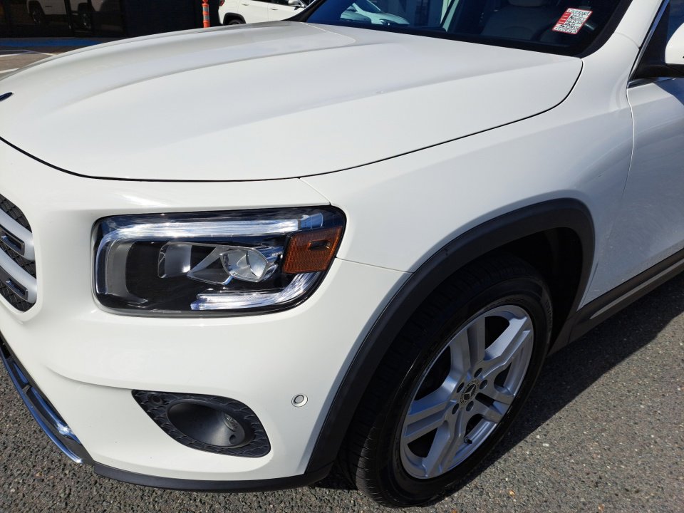 Used 2022 Mercedes-Benz GLB 250 4MATIC image 27