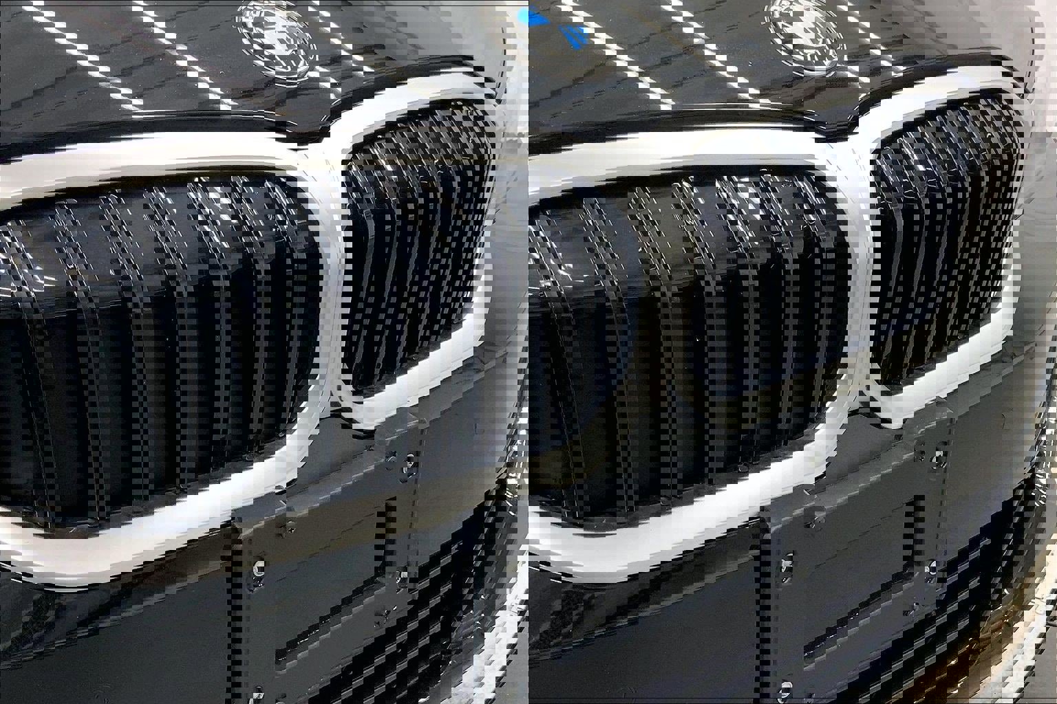 Used 2025 BMW 330i xDrive Sedan w/ Premium Package AWD/4WD image 31