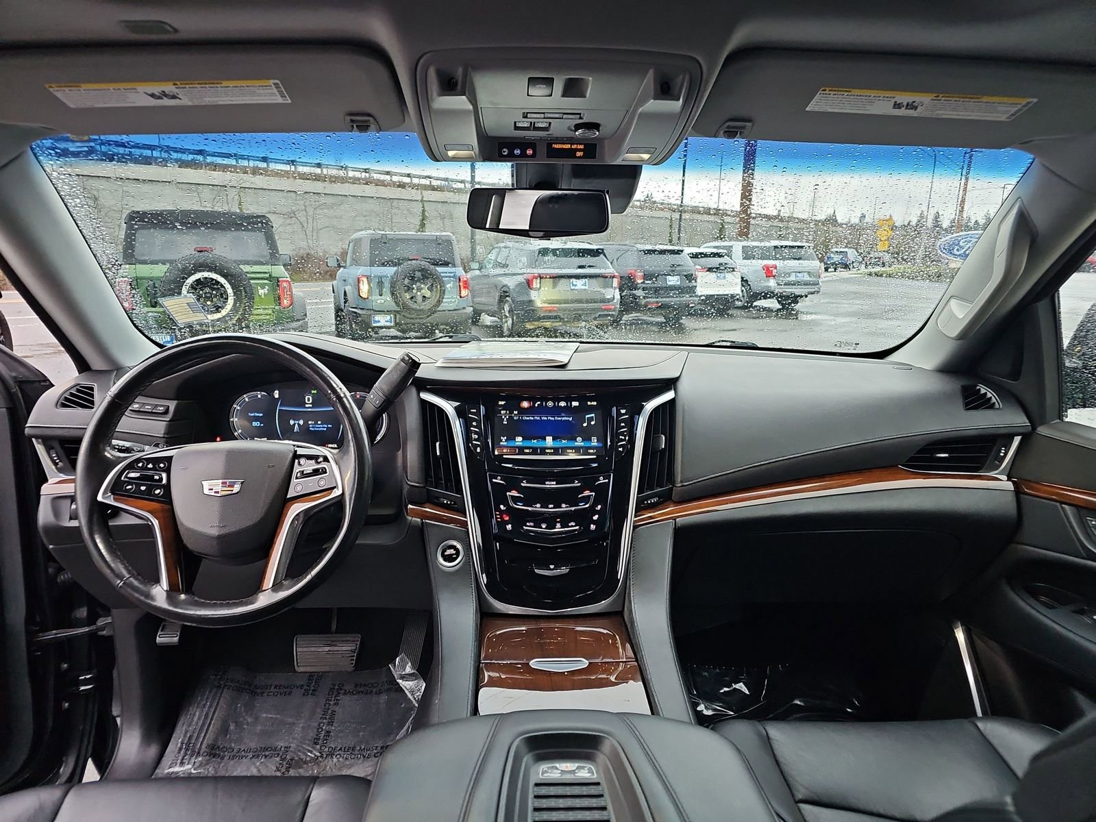 Used 2018 Cadillac Escalade Luxury image 12