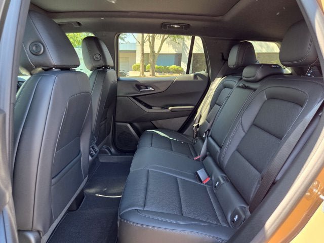 New 2027 Chevrolet Equinox LT w/ Convenience Package II FWD image 11