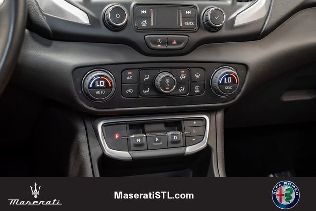 Used 2024 GMC Terrain SLT image 14