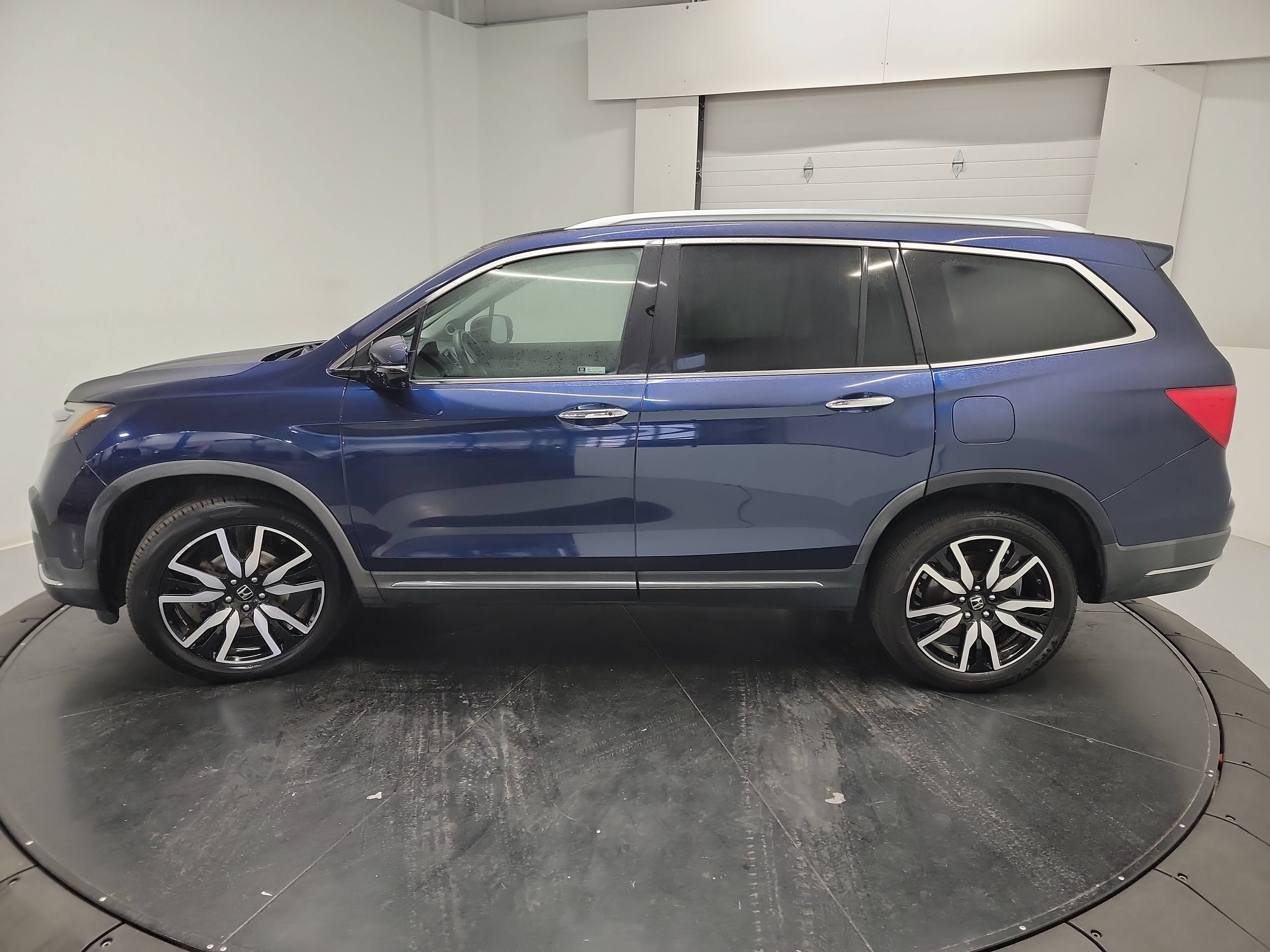 Used 2019 Honda Pilot Touring image 4
