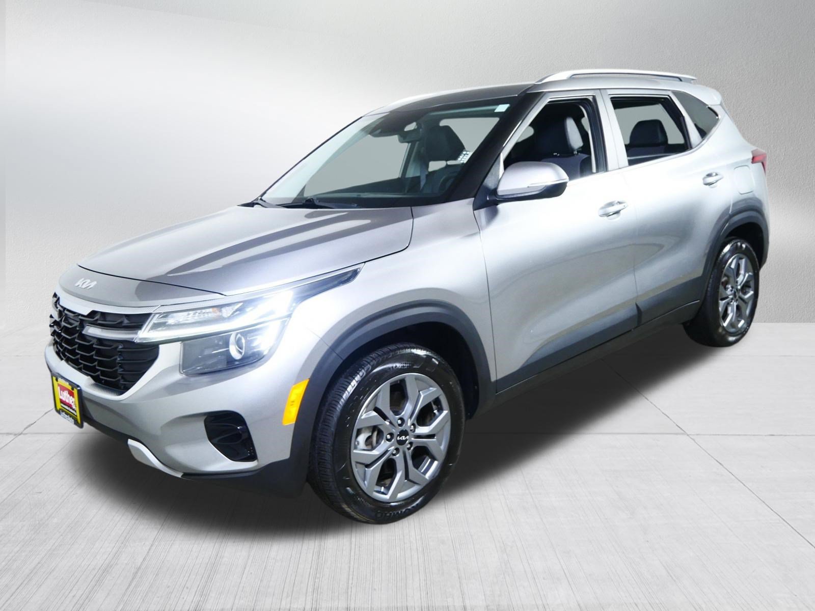 Used 2024 Kia Seltos S AWD/4WD image 3