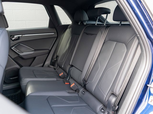 New 2025 Audi Q3 2.0T Premium image 9