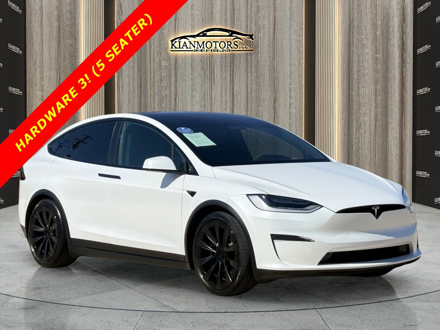 Used 2023 Tesla Model X image 1