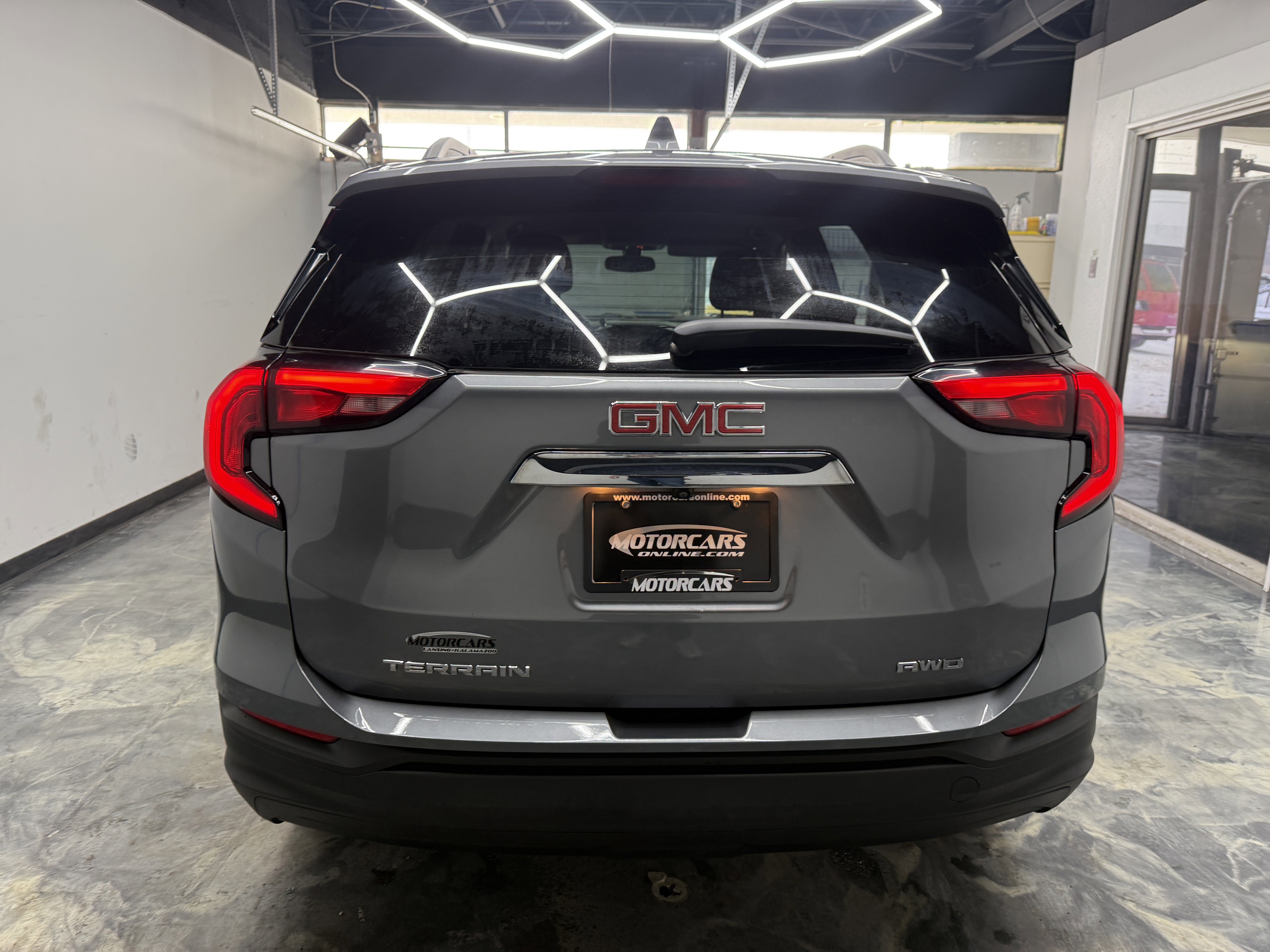 Used 2019 GMC Terrain SLE w/ Driver Convenience Package image 4