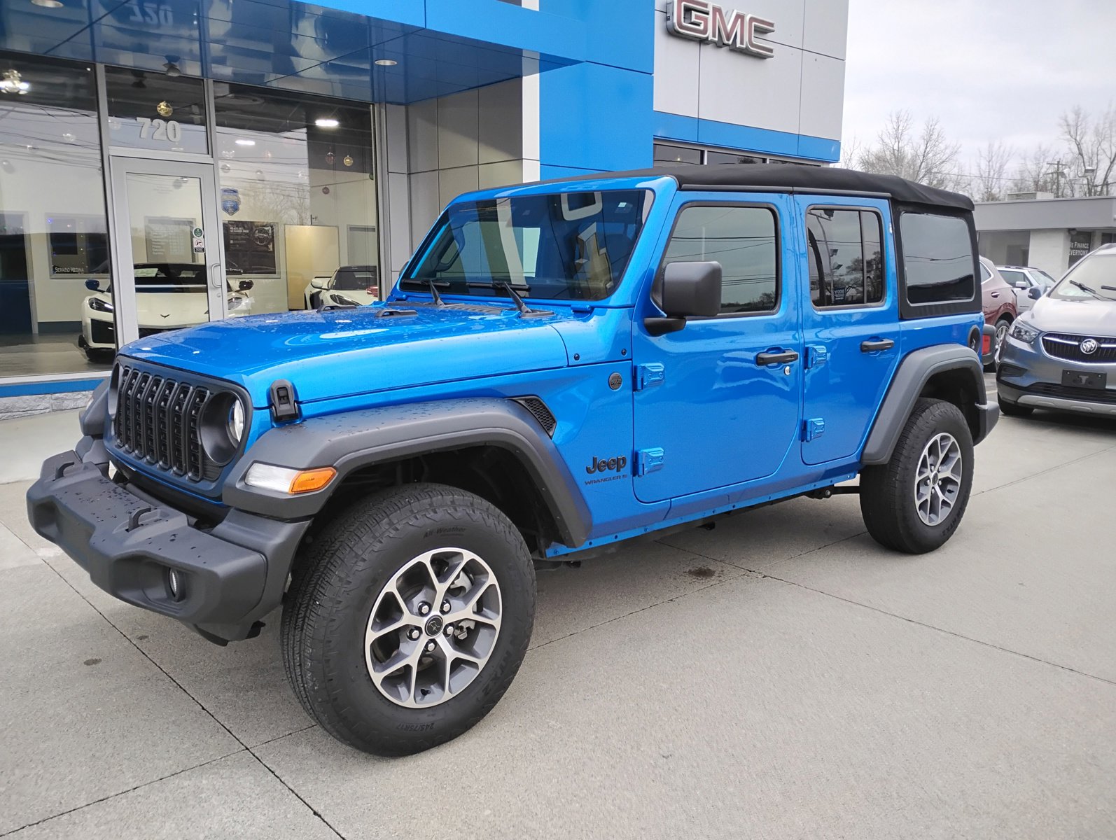 Used 2024 Jeep Wrangler Sport S image 27