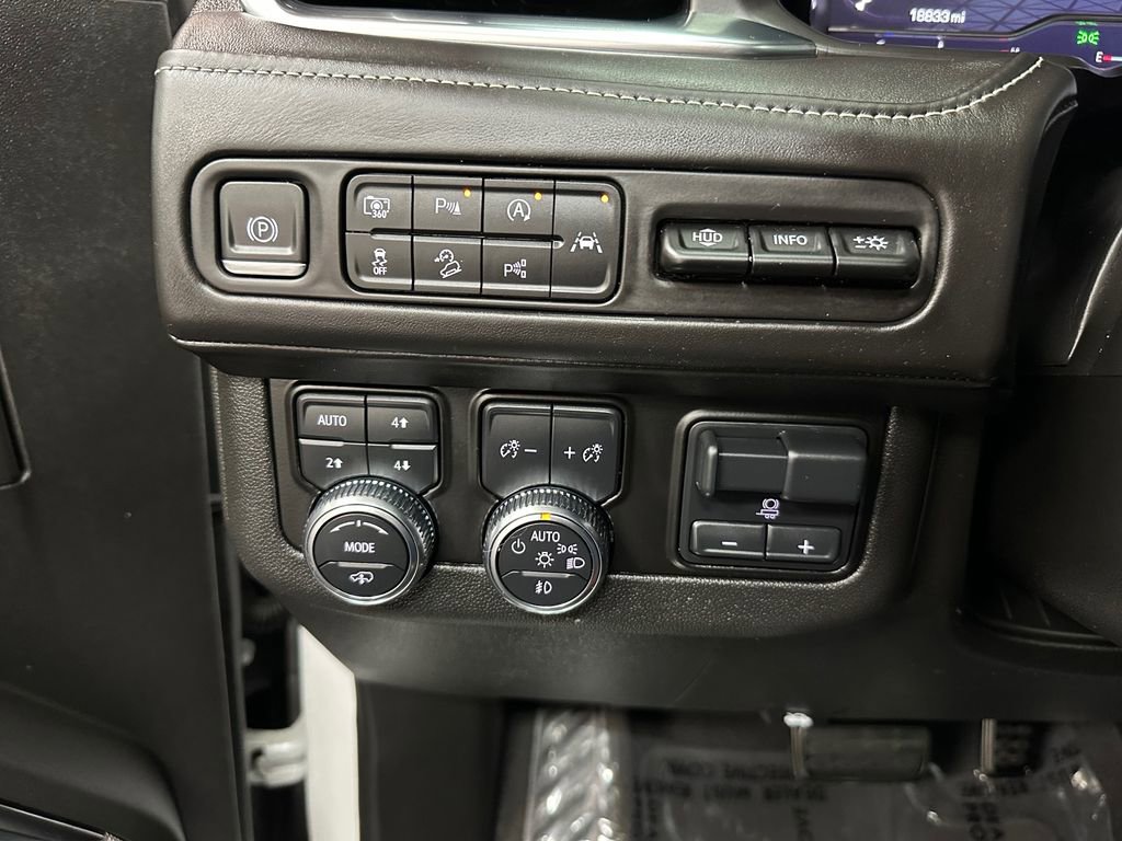 Used 2024 GMC Yukon XL Denali Ultimate AWD/4WD image 36