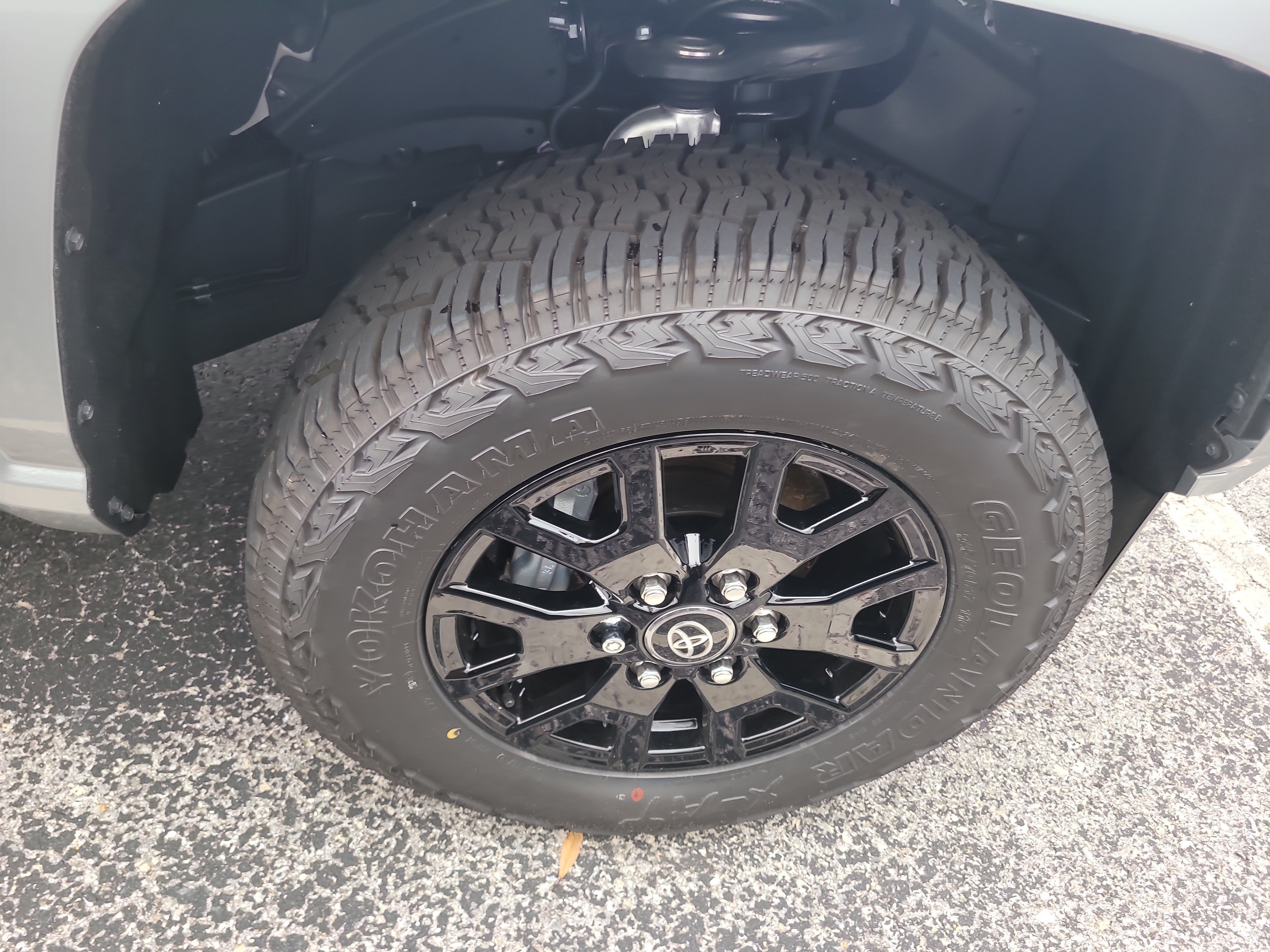 Used 2025 Toyota Tacoma SR5 RWD image 9
