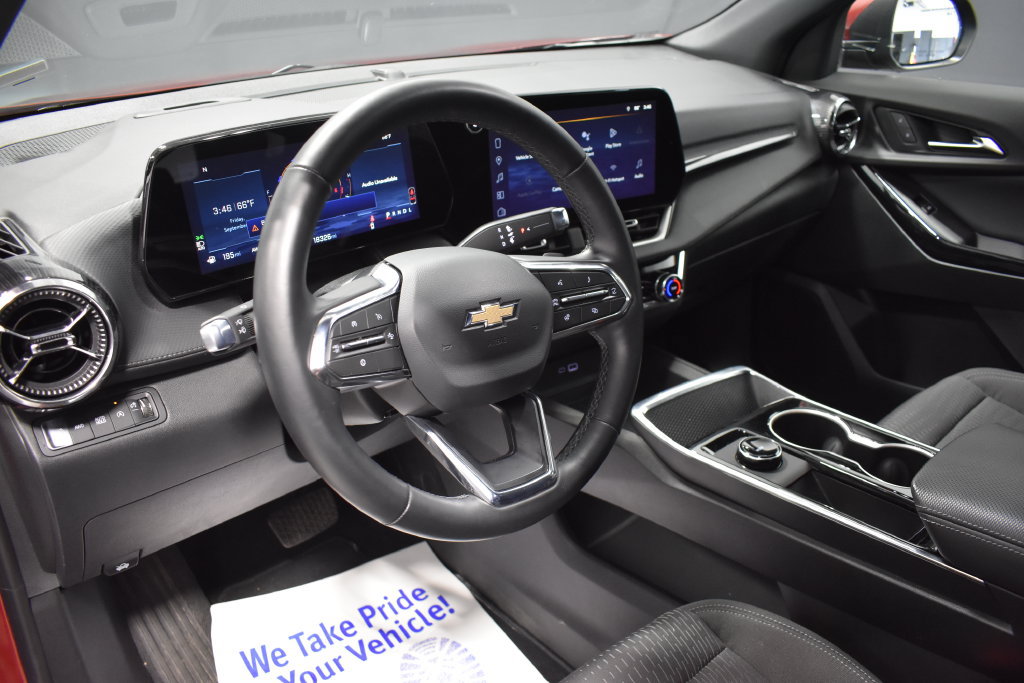 Used 2026 Chevrolet Equinox LT AWD/4WD image 8