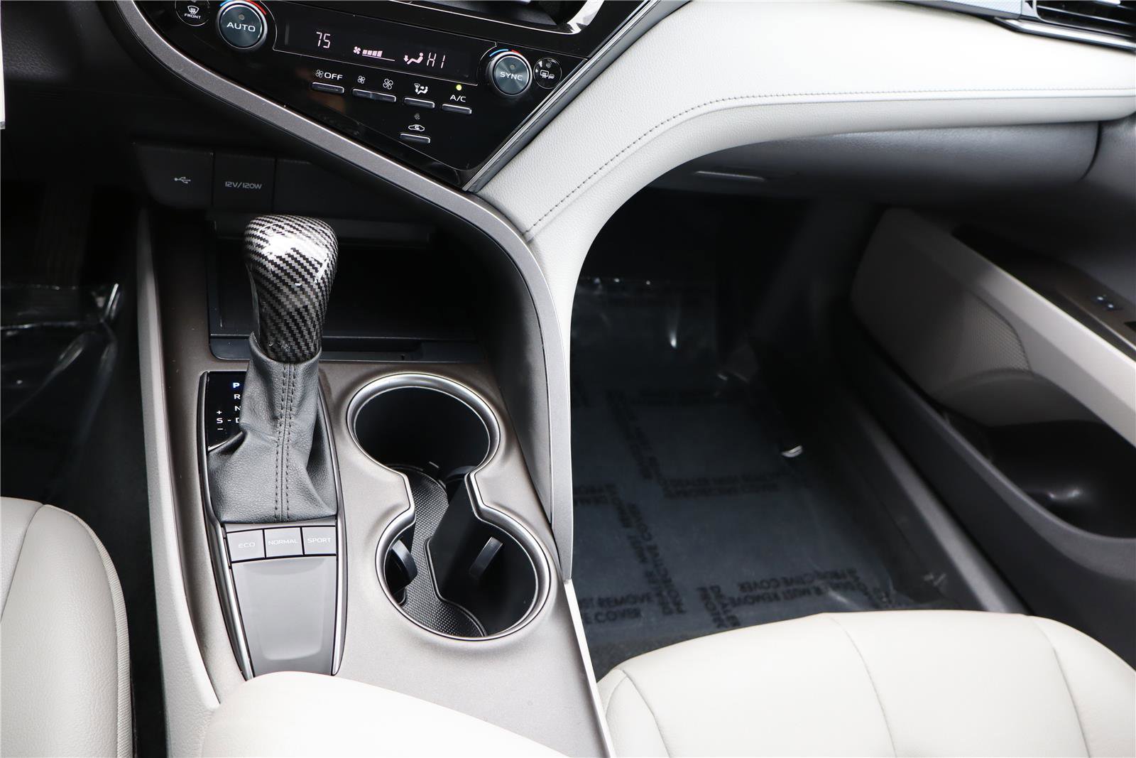 Used 2023 Toyota Camry SE image 21