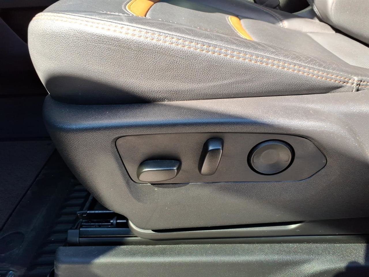 Used 2025 GMC Sierra 2500 AT4 w/ AT4 Premium Plus Package image 13