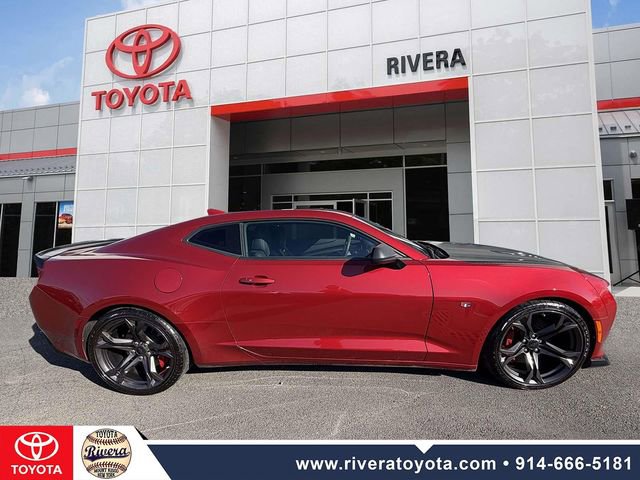 Used 2017 Chevrolet Camaro SS image 4