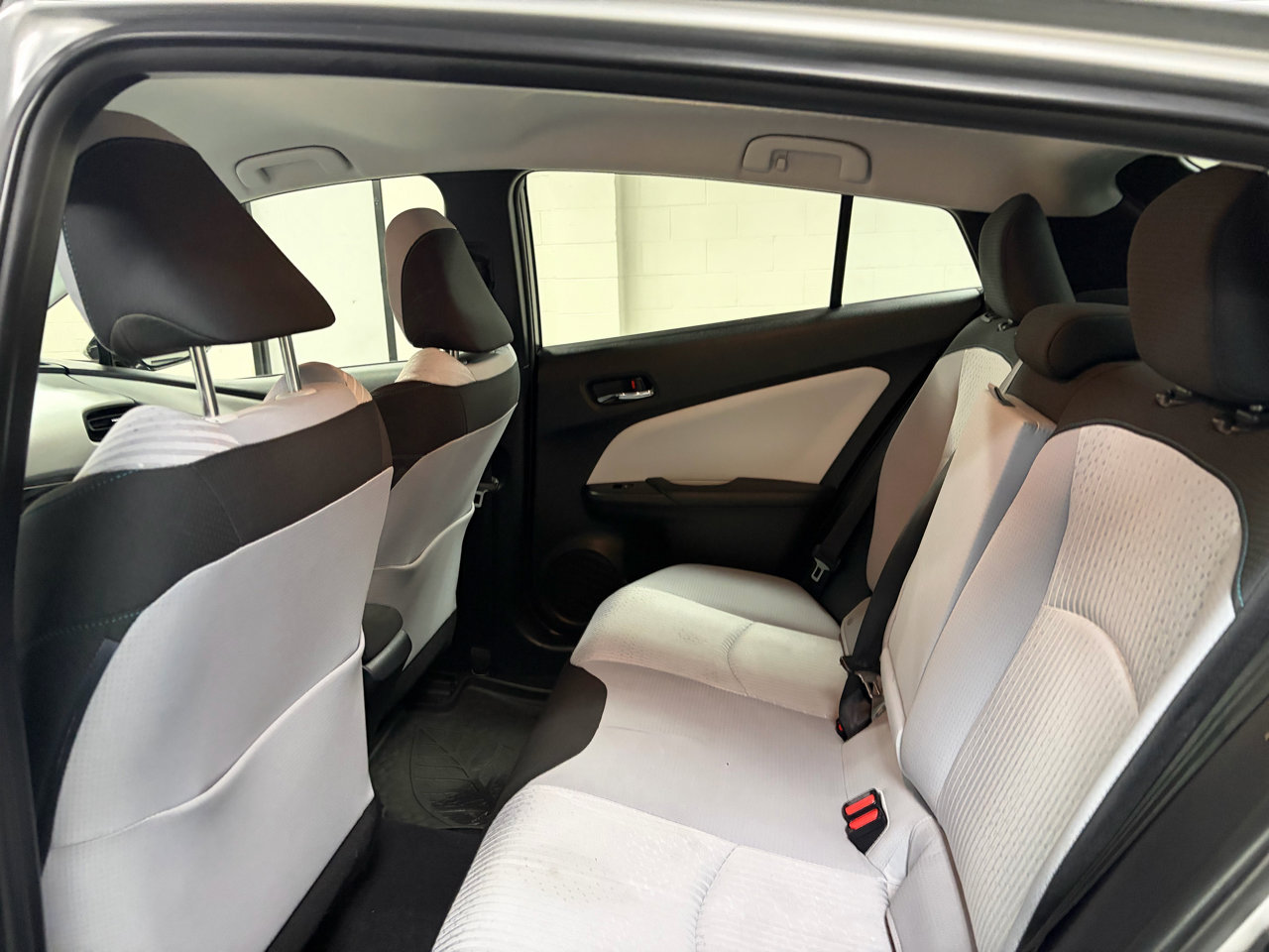Used 2018 Toyota Prius Two FWD image 9
