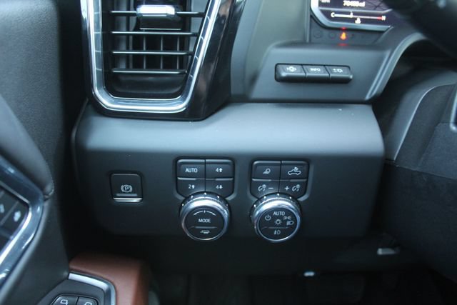 Used 2024 GMC Sierra 2500 Denali Ultimate w/ Max Trailering Package AWD/4WD image 30