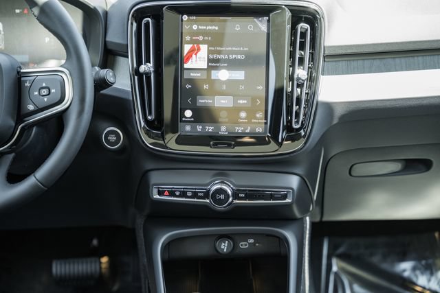 New 2026 Volvo XC40 B5 Plus w/ Climate Package AWD/4WD image 22
