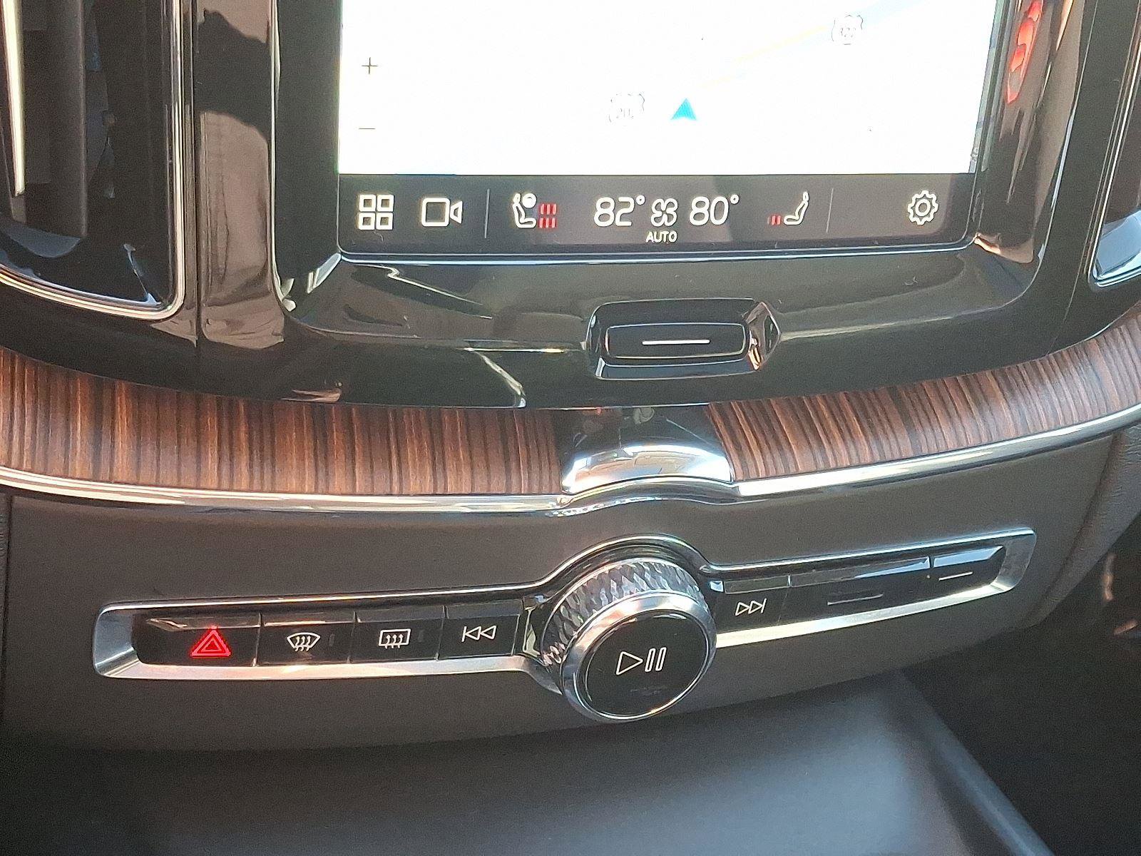 Certified 2024 Volvo XC60 B5 Plus w/ Climate Package AWD/4WD image 17