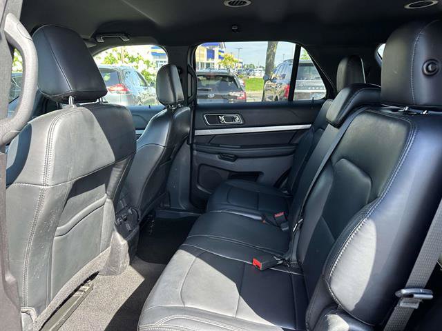 Used 2019 Ford Explorer XLT w/ Equipment Group 202A AWD/4WD image 10