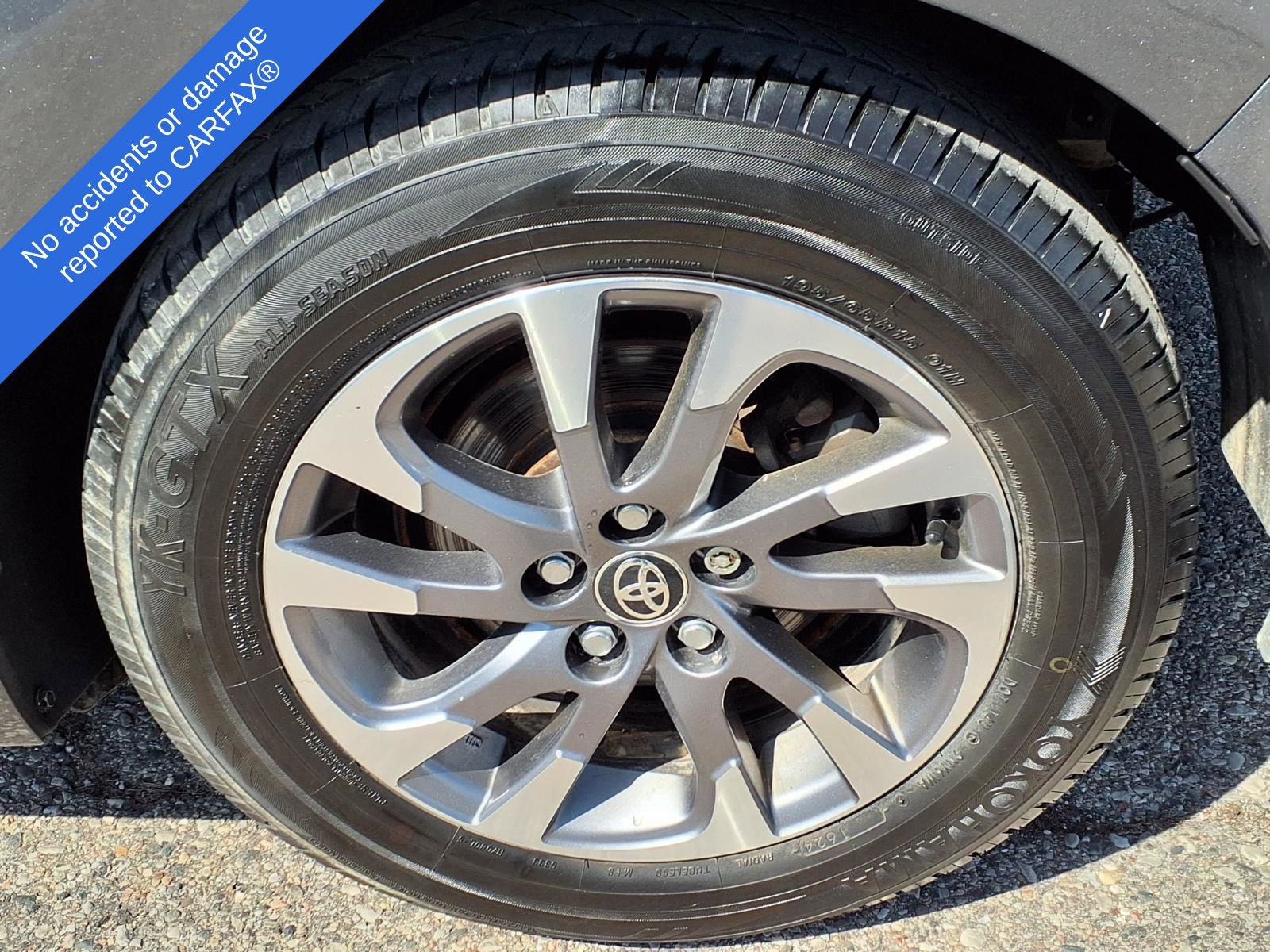 Used 2022 Toyota Prius Limited w/ Premium Convenience Package FWD image 10