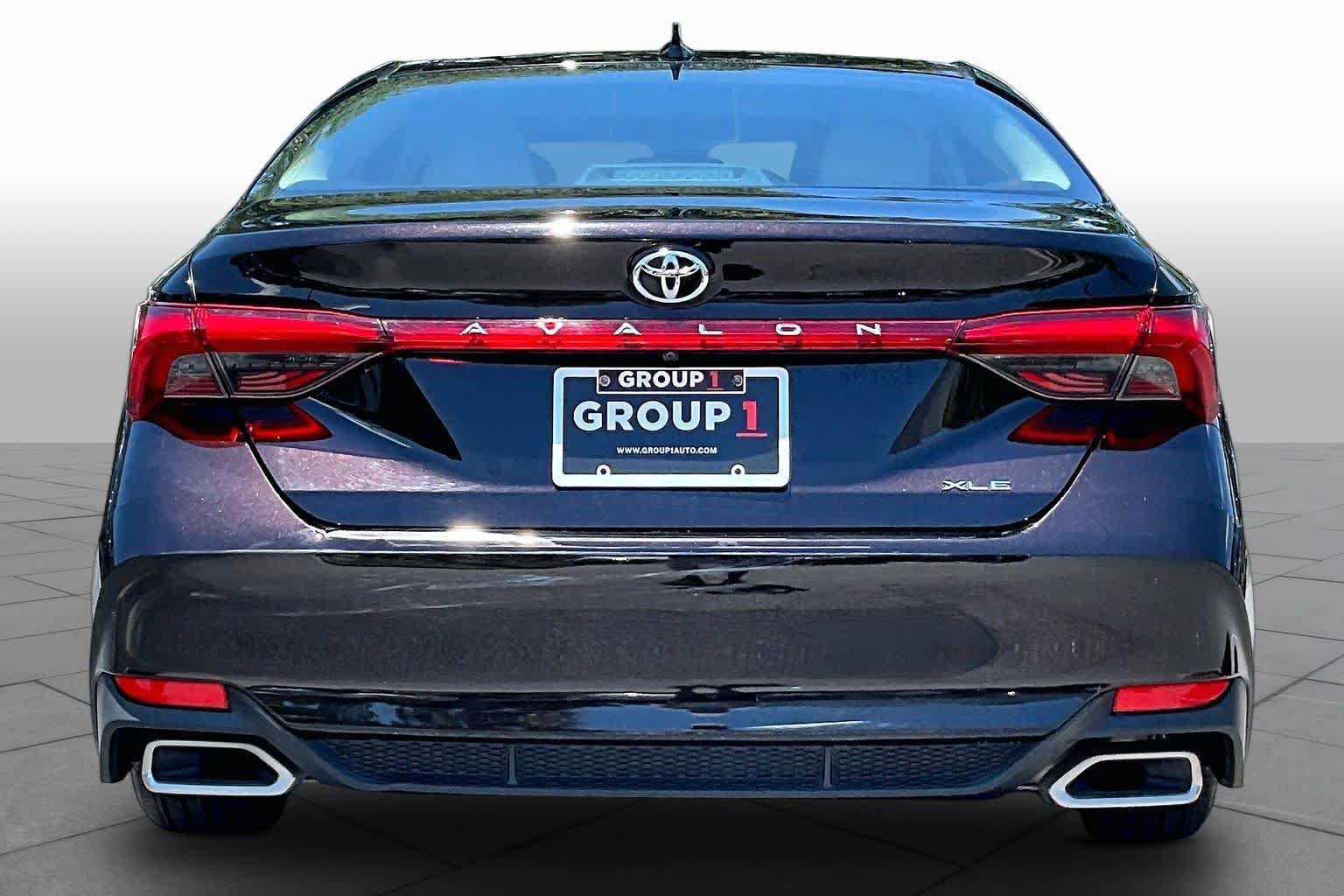 Used 2019 Toyota Avalon XLE w/ Moonroof Package FWD image 5