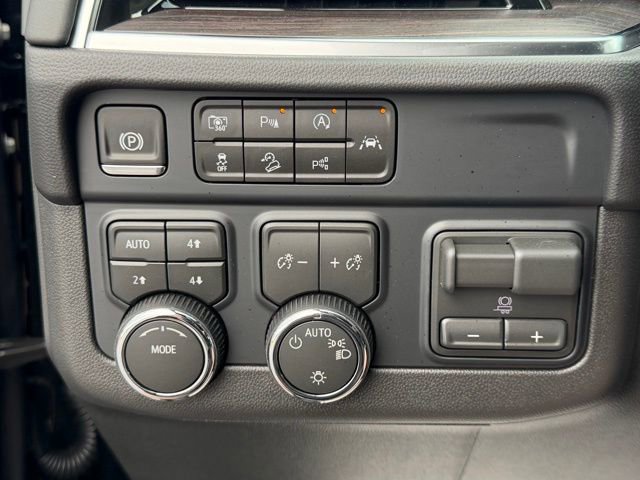 New 2026 Chevrolet Suburban LS w/ Max Trailering Package AWD/4WD image 6