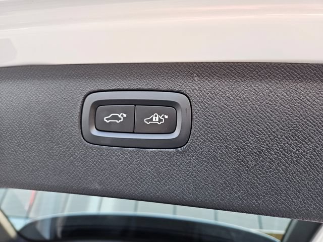 Certified 2025 Volvo XC90 T8 Plus w/ Protection Package Premier AWD/4WD image 13