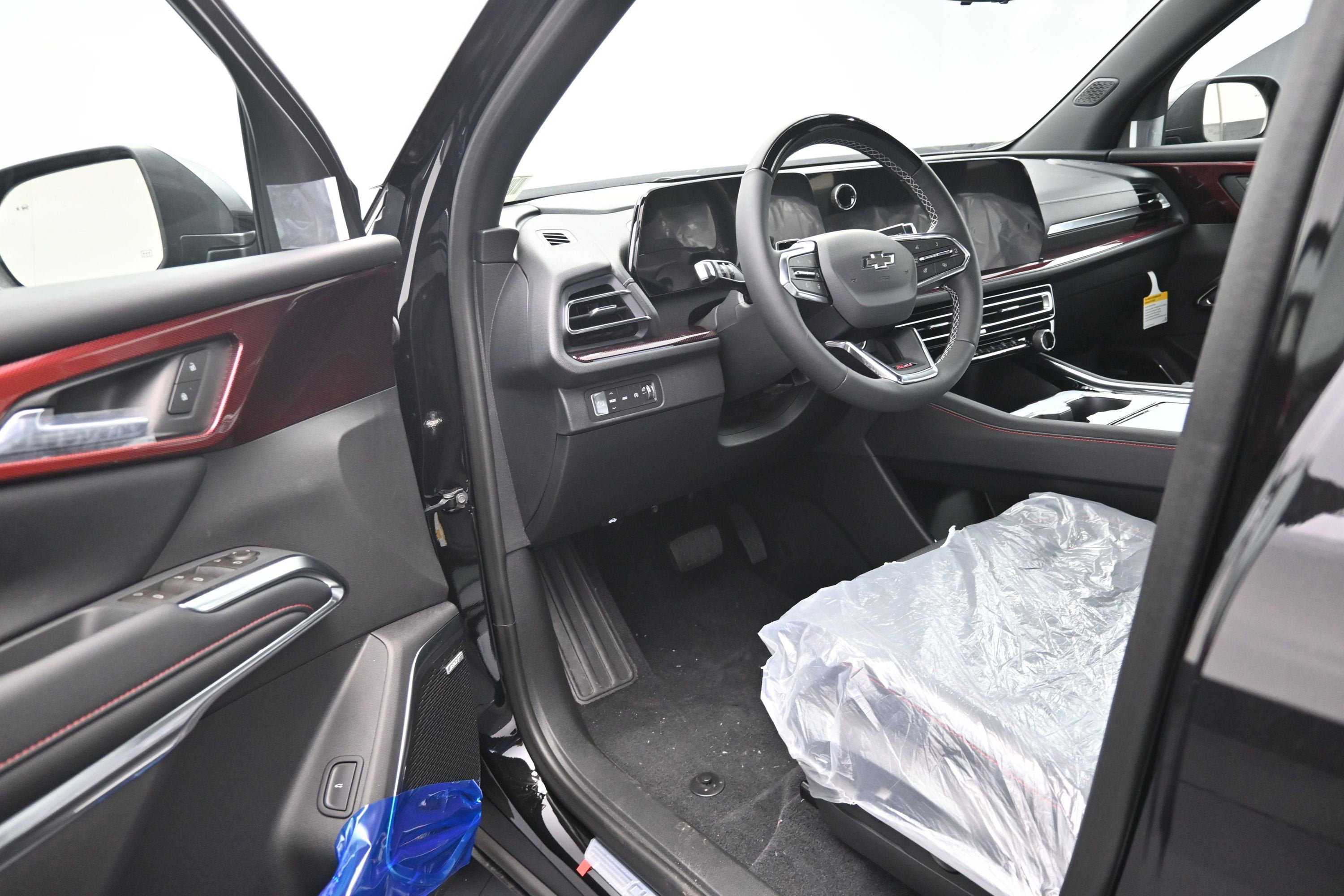New 2026 Chevrolet Traverse Z71 w/ Enhanced Driving Package AWD/4WD image 9