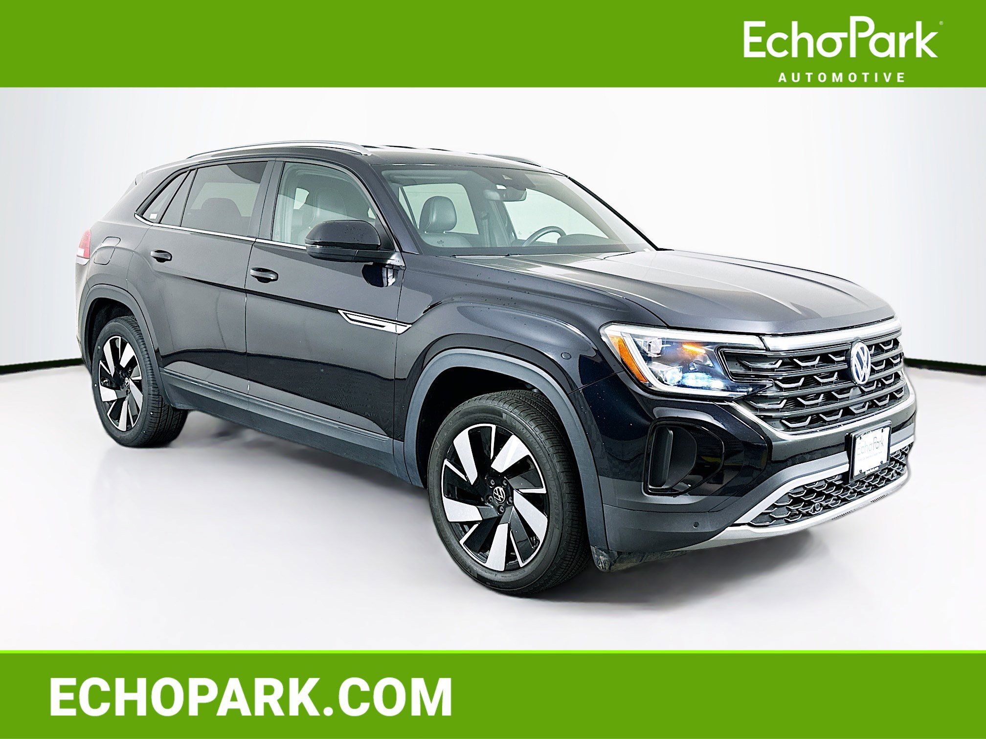 Used 2025 Volkswagen Atlas Cross Sport SE image 1