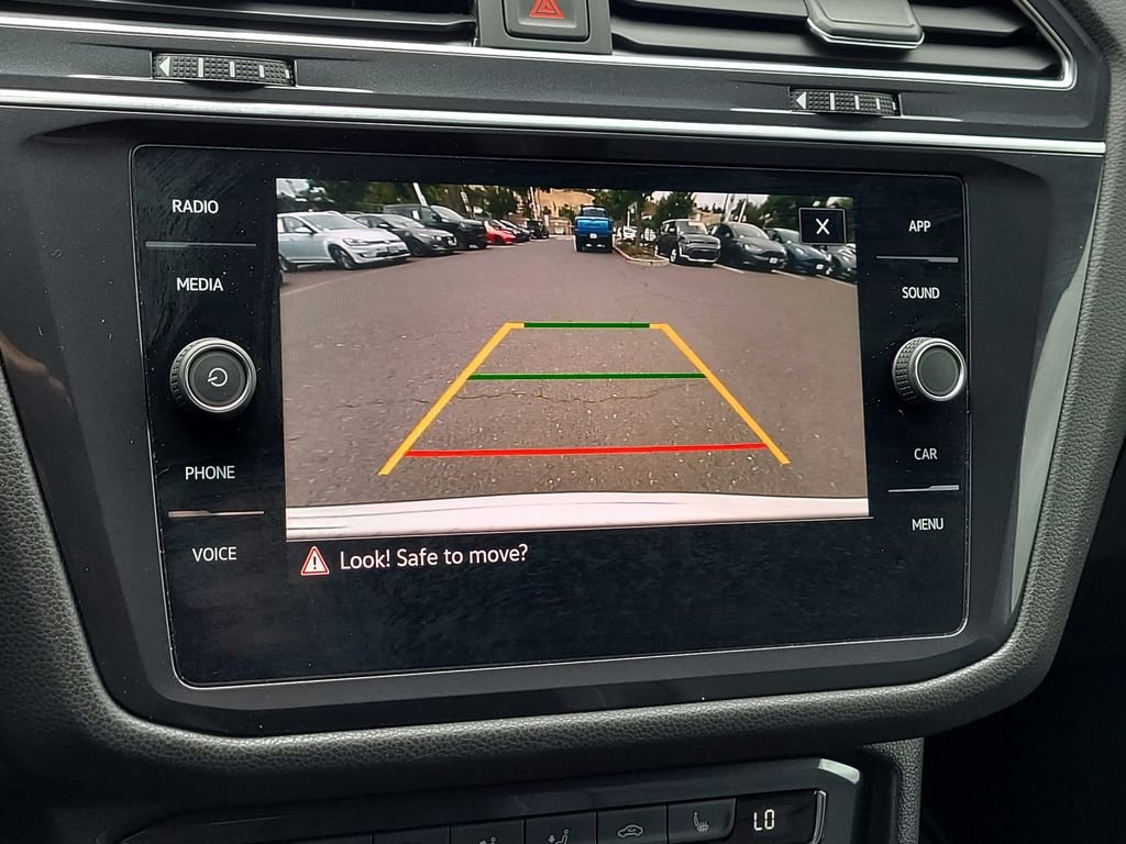 Used 2021 Volkswagen Tiguan SE R-Line image 16