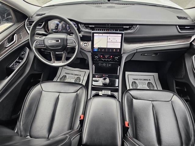 Used 2024 Jeep Grand Cherokee Limited AWD/4WD image 31