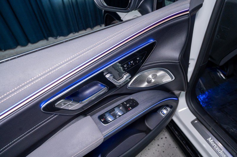 New 2026 Mercedes-Benz EQS 400 4MATIC SUV image 12