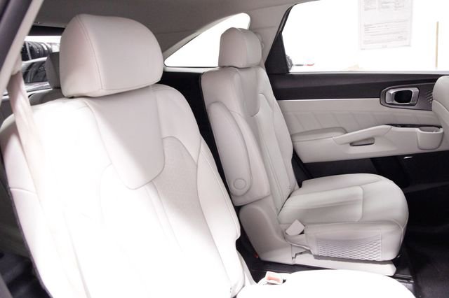Used 2022 Kia Sorento SX Prestige w/ Panoramic Sunroof Package image 19
