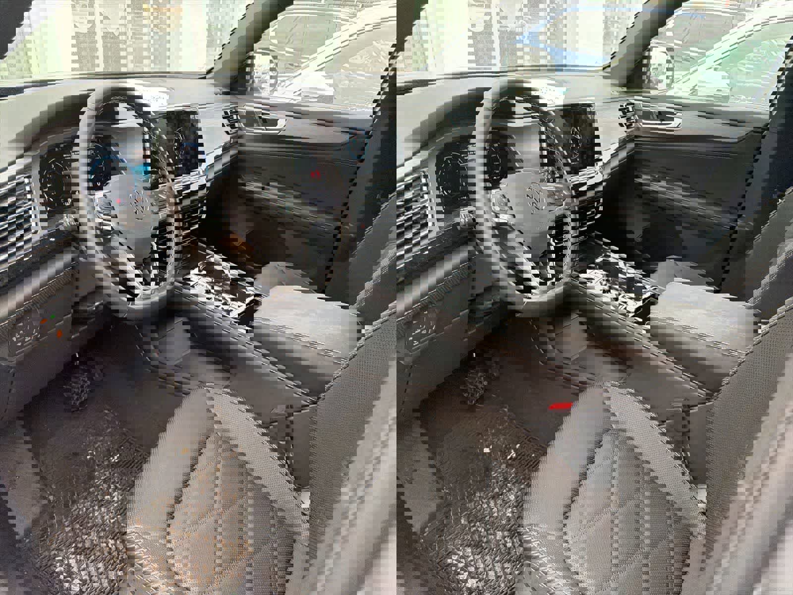 Used 2025 Volkswagen Atlas Cross Sport SE w/ Black Wheel Package image 10