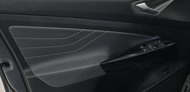 Used 2023 Volkswagen ID.4 Pro S image 9