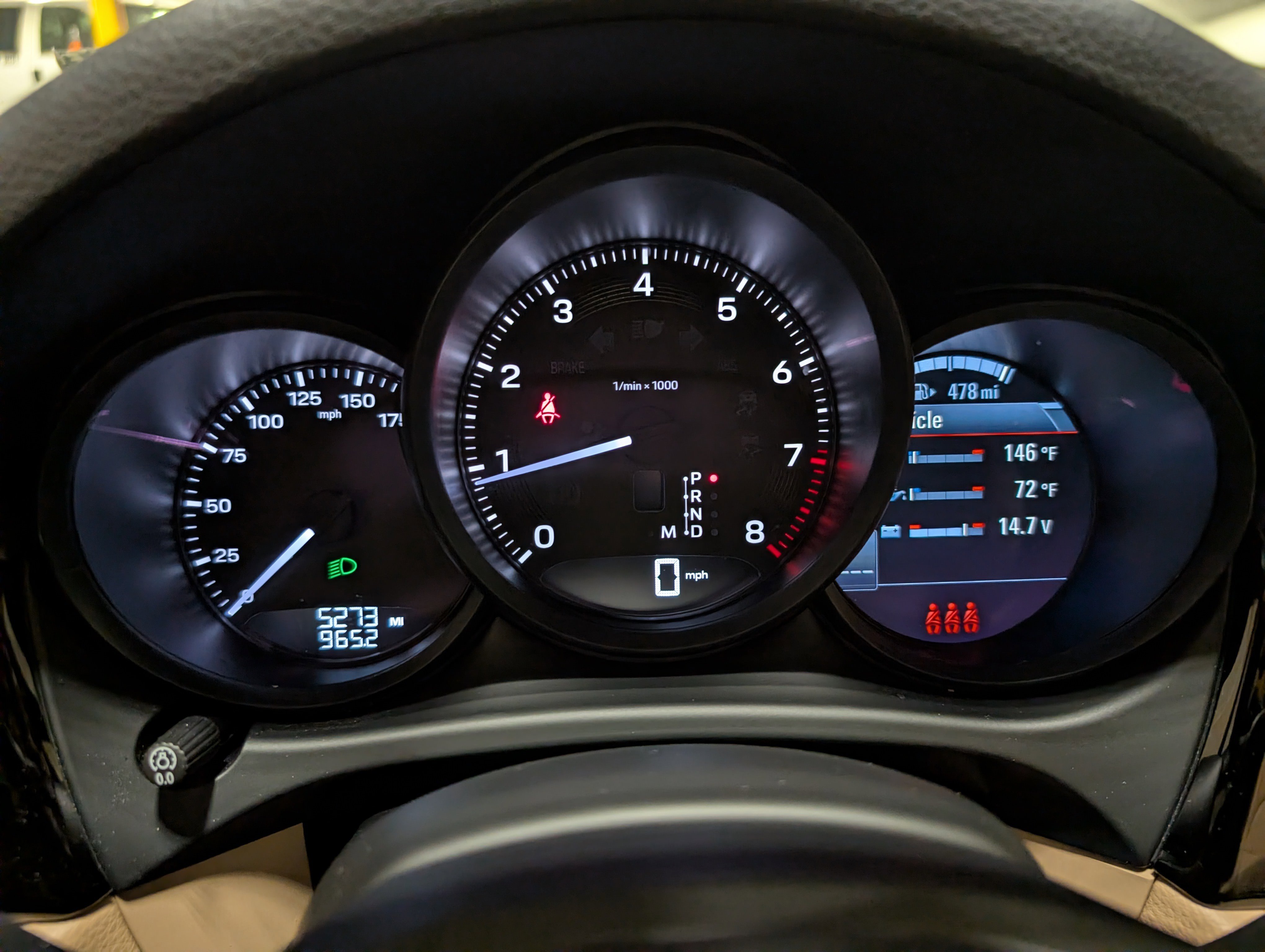 Certified 2025 Porsche Macan image 31