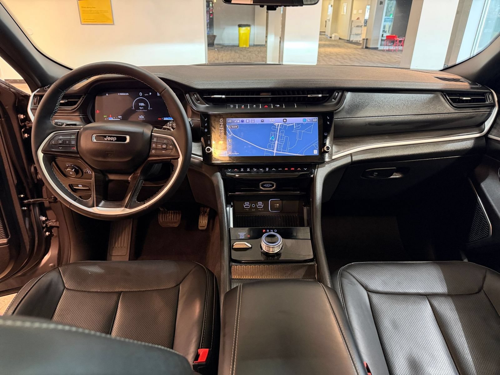 Used 2026 Jeep Grand Cherokee Limited AWD/4WD image 35
