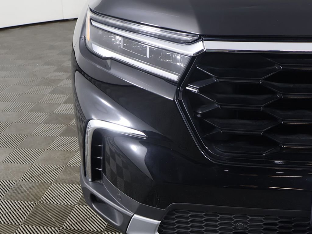 Used 2023 Honda Pilot Touring image 16